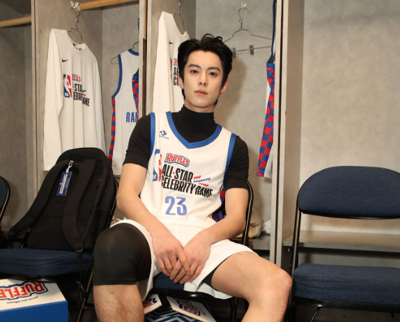 王鹤棣<a href=https://www.zhqiye.com/lanqiu/ target=_blank class=infotextkey>NBA</a>全明星名人赛：2分答卷下的赛场风云与遗憾